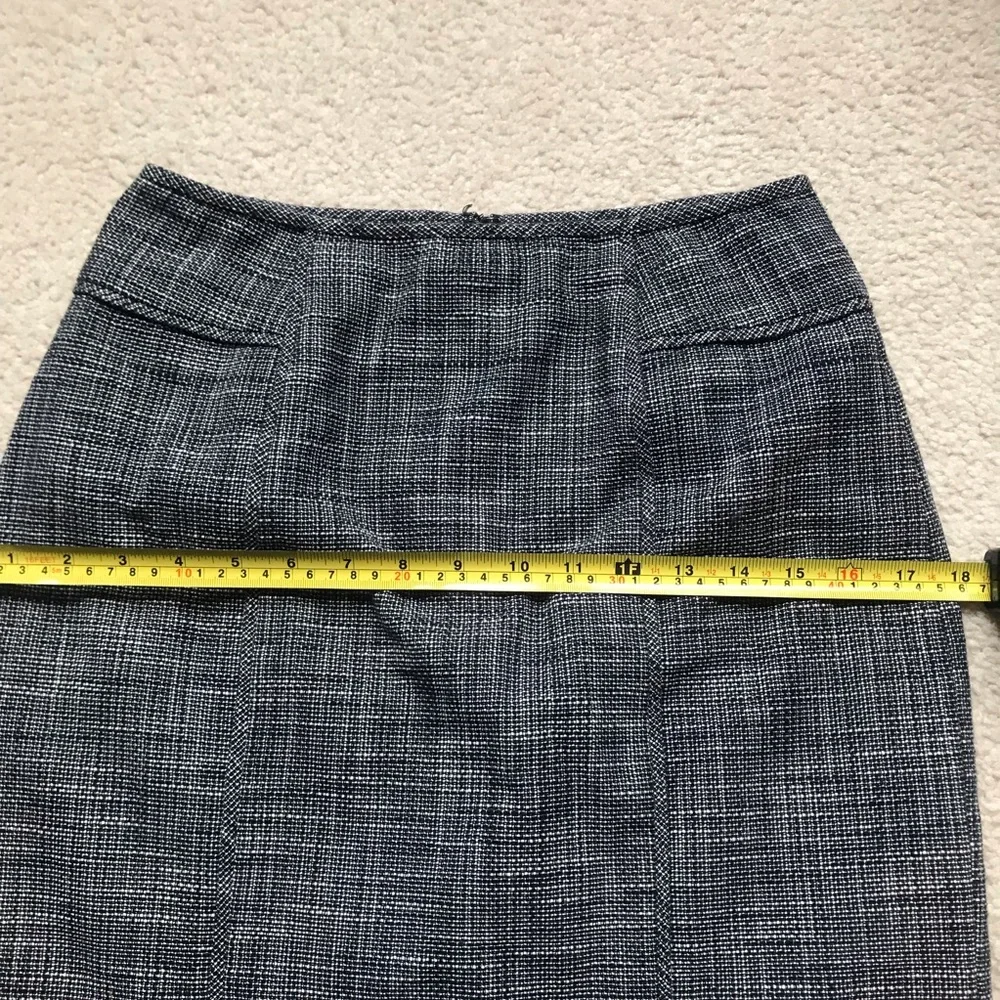 Like New! Banana Republic Navy White Tweed Pencil Skirt – Size 2